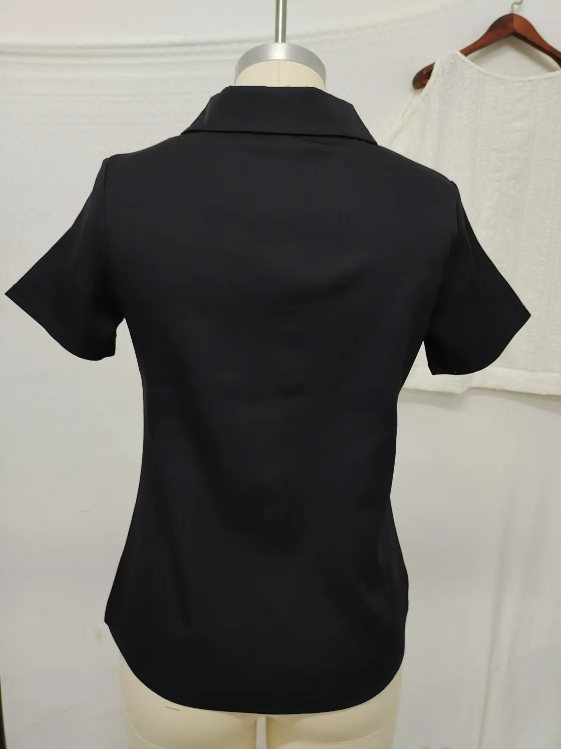 New Spring And Summer Solid Color Zipper Shirt Button Top Women Fashion Casual T-shirt Women's Clothing display picture 3