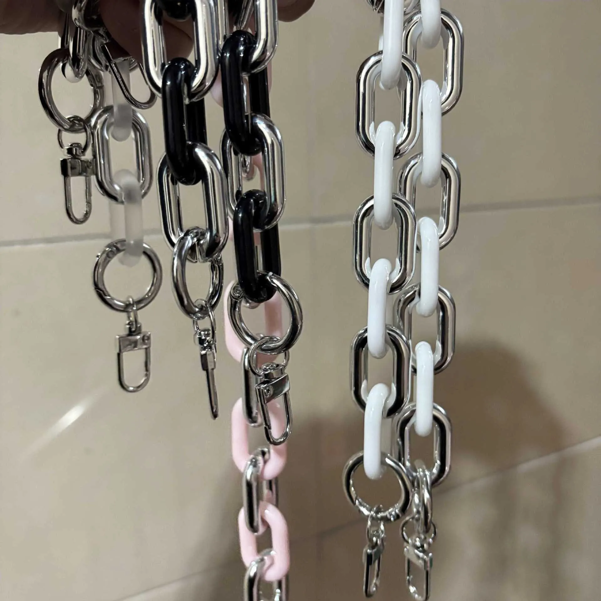 Super Handsome Acrylic Chain Camera Bag Chain Bag Chain Accessories Mobile Phone Case Chain Portable Single Shoulder Loudspeaker Slung Rope display picture 2