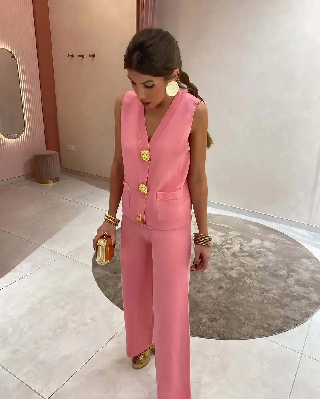 -style Suit Gold Button V-neck Knitted Vest Casual Loose Trousers Knitted Two-piece Suit display picture 3