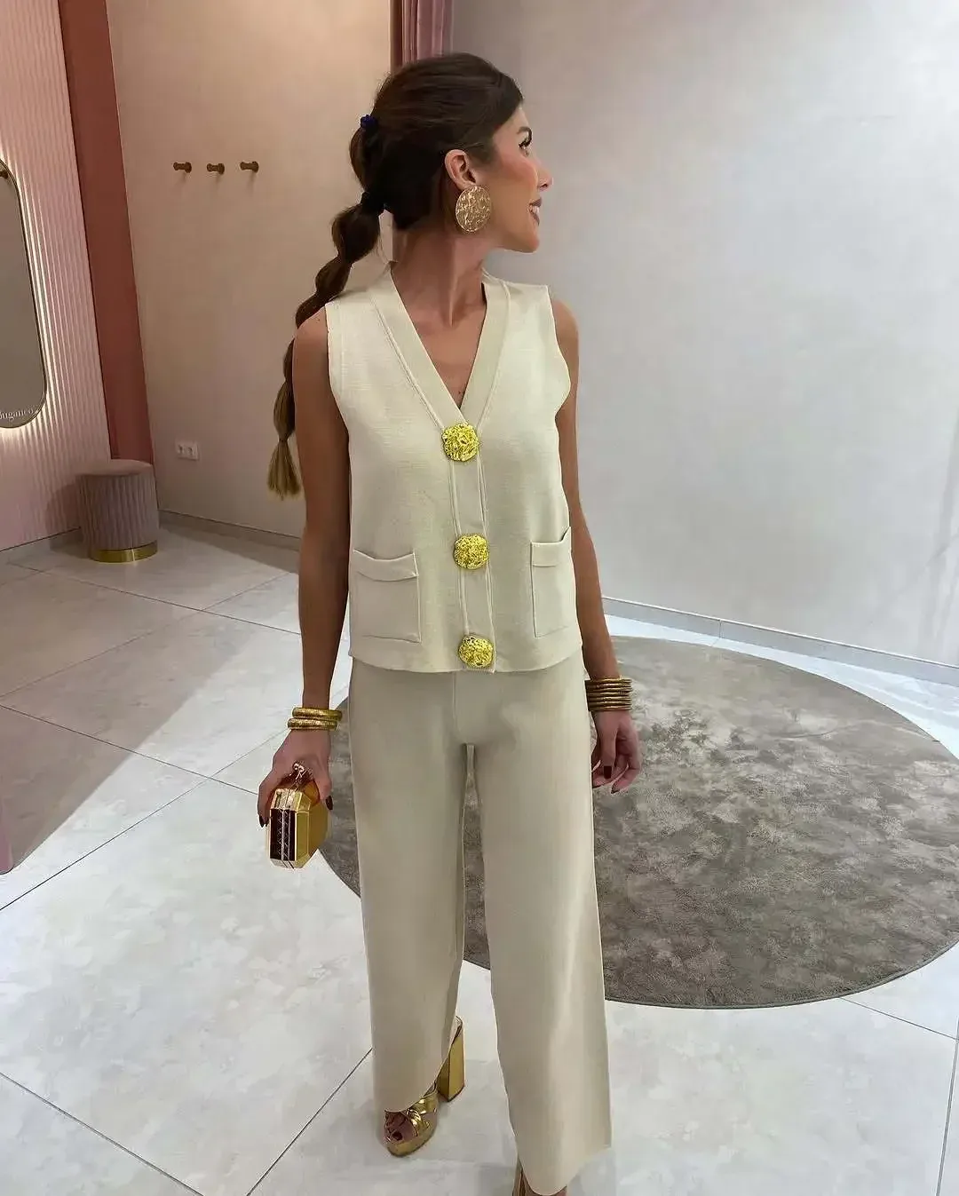 -style Suit Gold Button V-neck Knitted Vest Casual Loose Trousers Knitted Two-piece Suit display picture 7