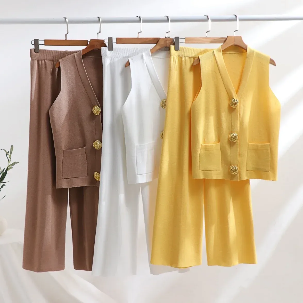 -style Suit Gold Button V-neck Knitted Vest Casual Loose Trousers Knitted Two-piece Suit display picture 8