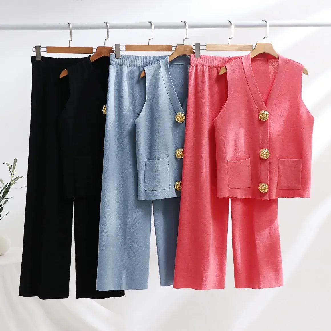 -style Suit Gold Button V-neck Knitted Vest Casual Loose Trousers Knitted Two-piece Suit display picture 9