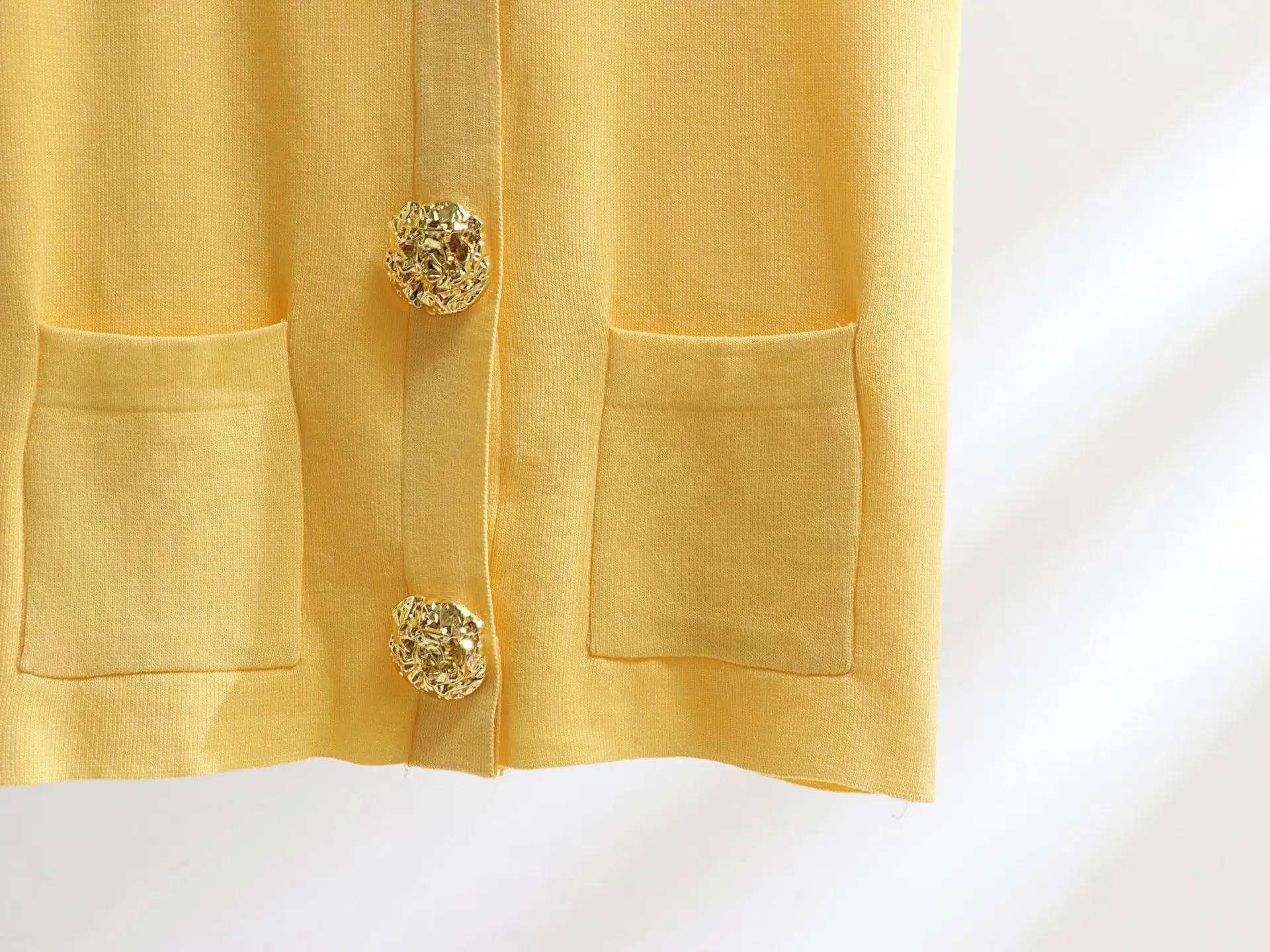 -style Suit Gold Button V-neck Knitted Vest Casual Loose Trousers Knitted Two-piece Suit display picture 20