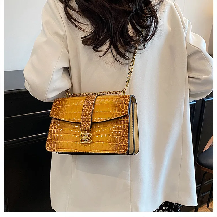 Fashion Chain Small Square Bag Female   New Arrival High Sense Shoulder Bag All-Match Crossbody Commuter Women's Bag display picture 21