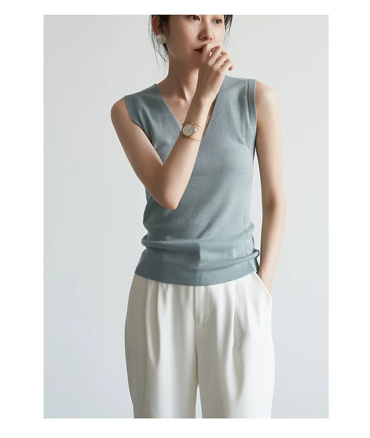 Camisole Women's Spring And Autumn Knitwear V-Neck Sleeveless Suit With Base Shirt Fashionable Stylish Ice Silk Top display picture 6
