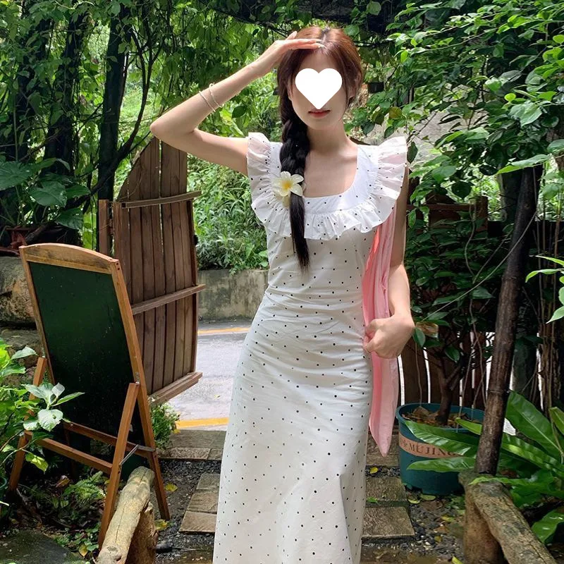 French Style Floral Dot Flying Sleeve Square Collar Sling Dress Women's  New Summer Elegant Waist Long Dress display picture 4