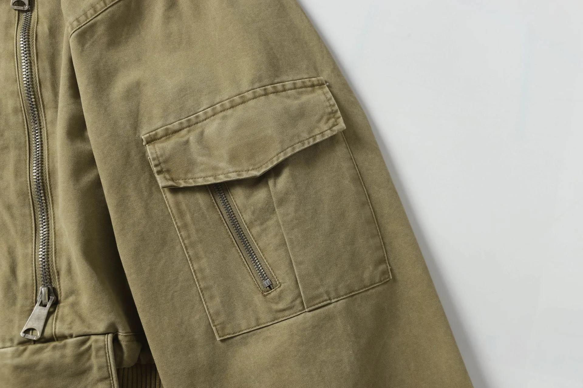 Jiayi Library Men's  Spring American Locomotive Wind Vintage Heavy Flying Jacket Water Washing Tooling Jacket display picture 11