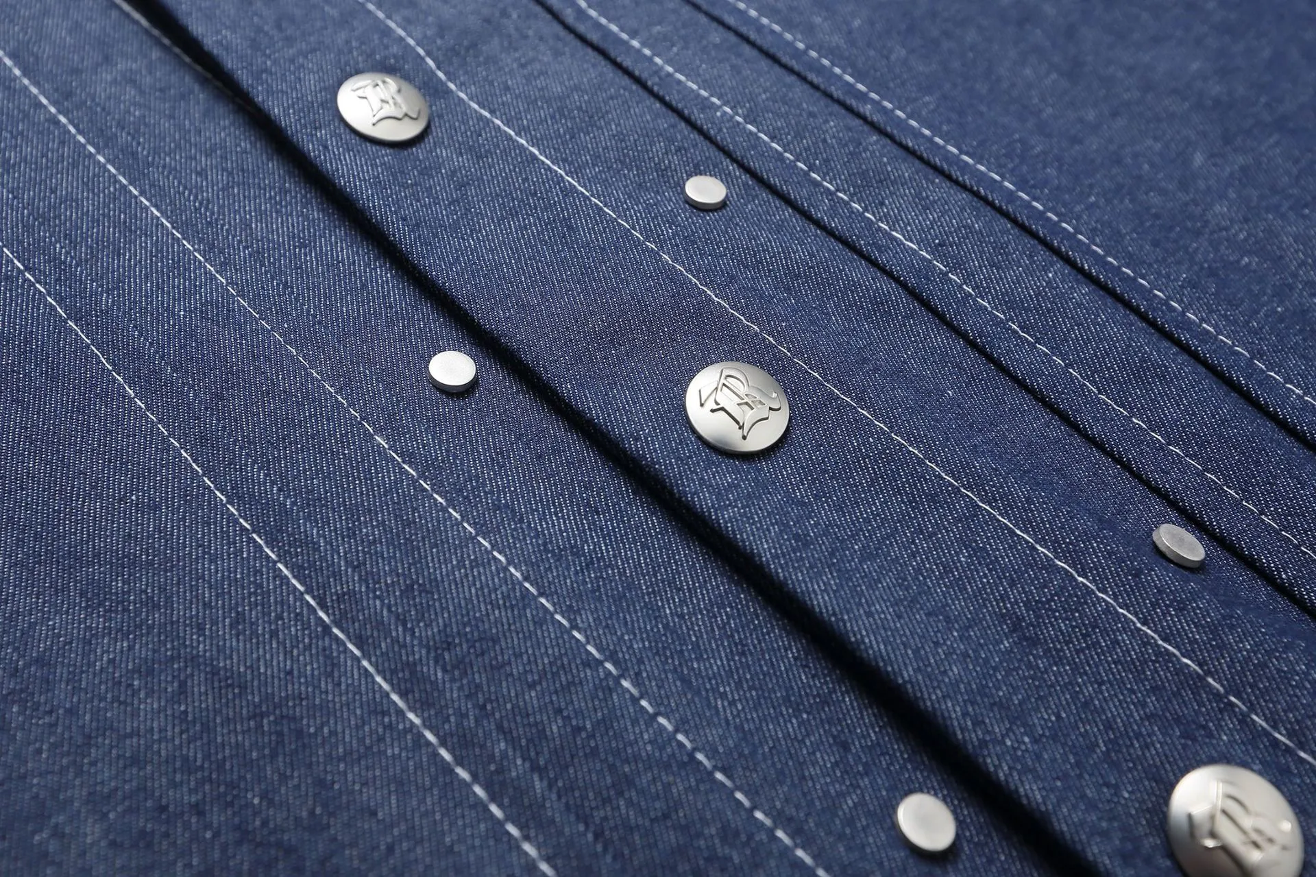 Jiayiku Tide Brand  Spring New American Retro Pleated Wash Denim Jacket Loose Boxy Jacket For Men display picture 8