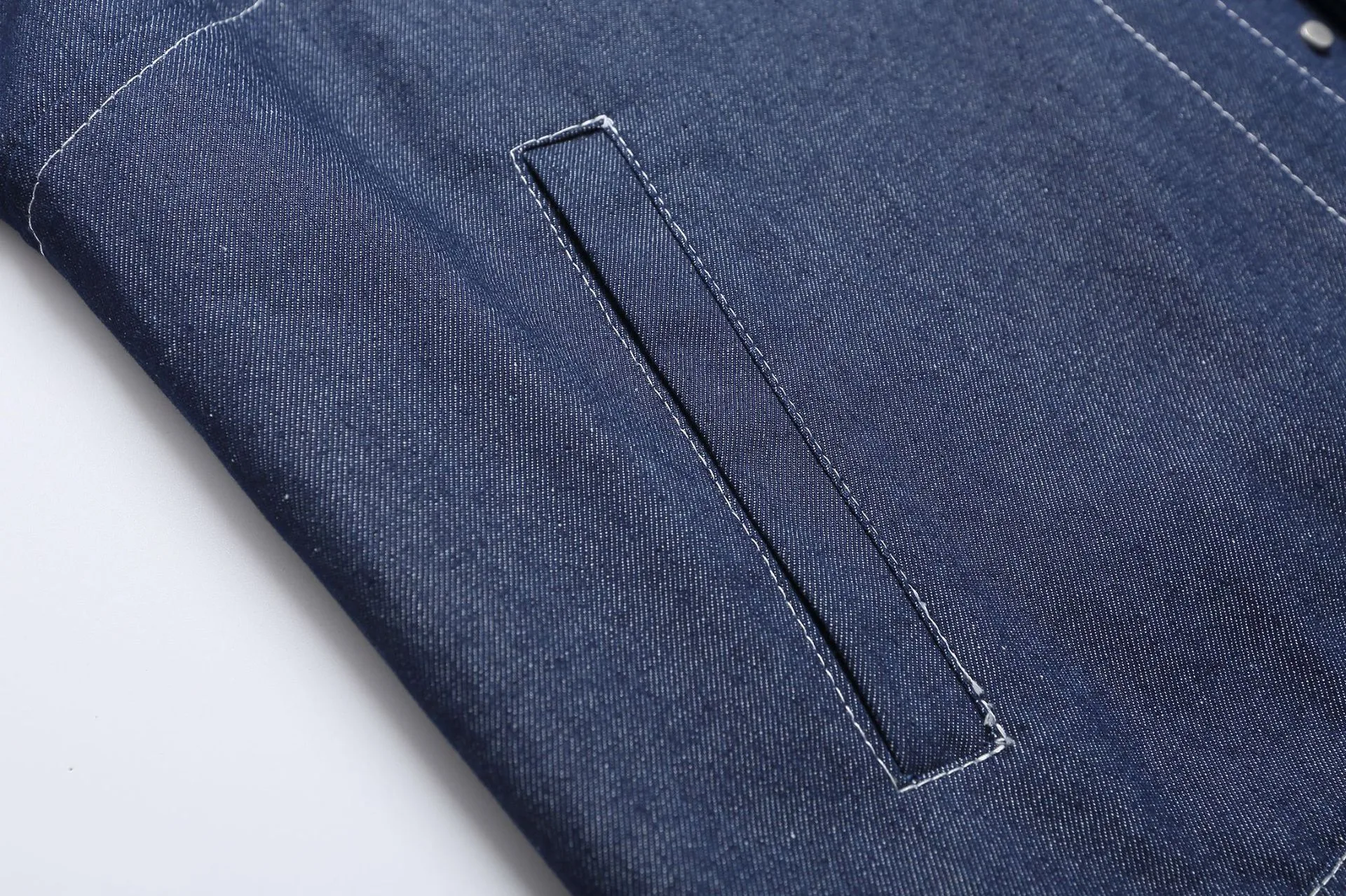 Jiayiku Tide Brand  Spring New American Retro Pleated Wash Denim Jacket Loose Boxy Jacket For Men display picture 12