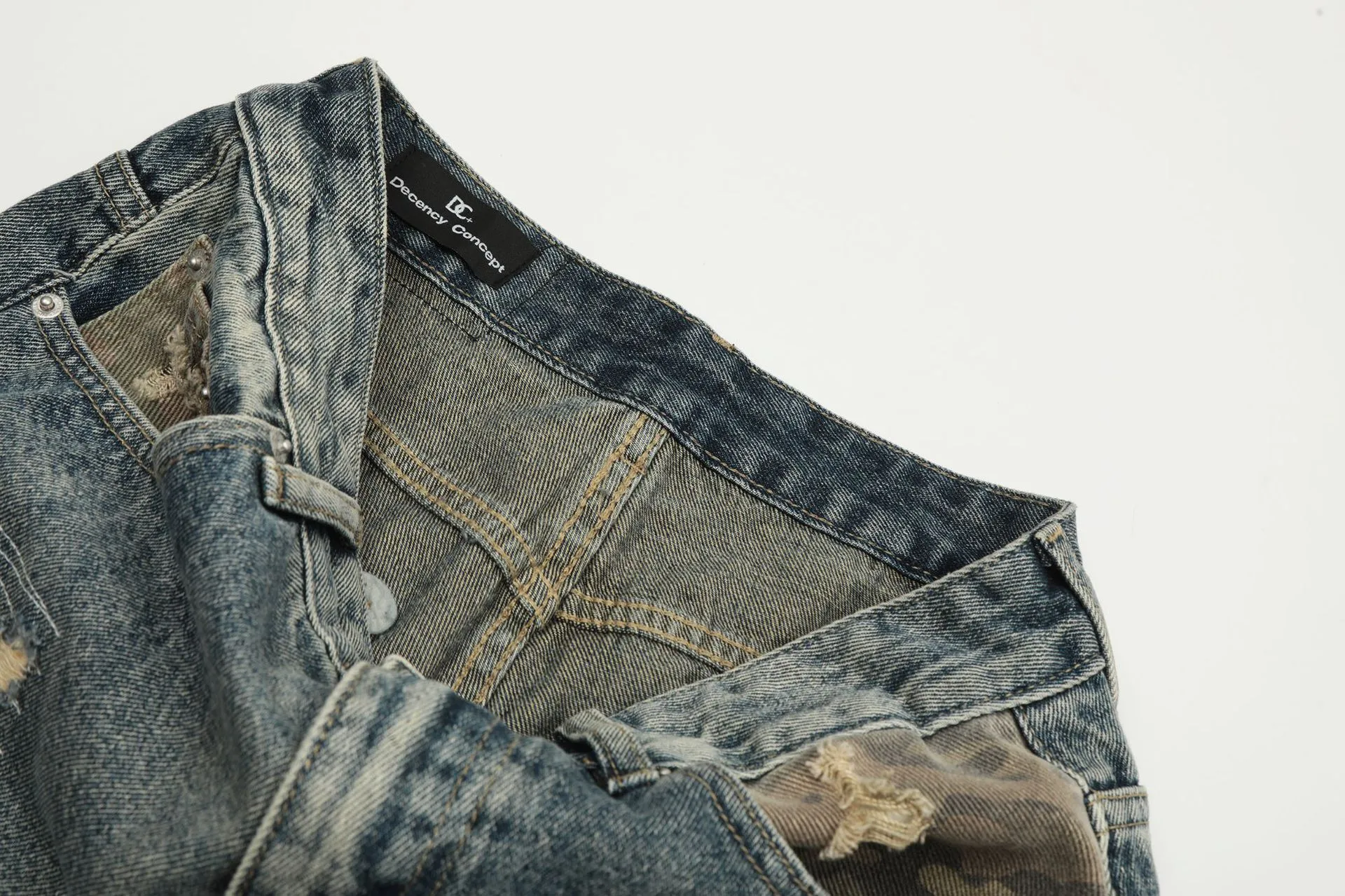 Jiayiku Tide Brand  New  High Street Vibe Camouflage Stitching Jeans Straight RO Tide Loose Pants display picture 10