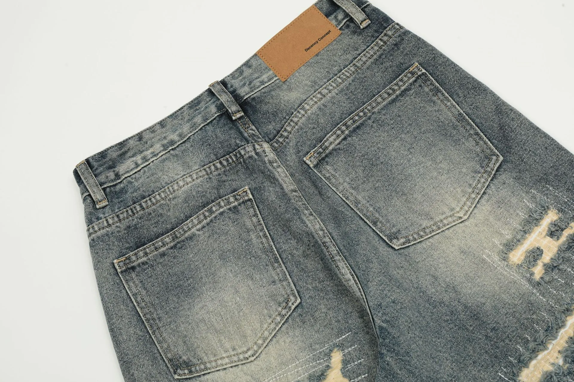 Jiayiku Tide Brand  New  High Street Vibe Camouflage Stitching Jeans Straight RO Tide Loose Pants display picture 12