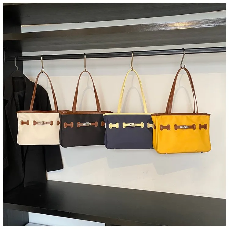 Women's Pu Leather Nylon Color Block Streetwear Square Zipper Shoulder Bag Tote Bag display picture 1