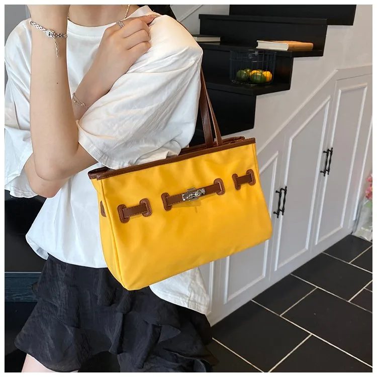 Women's Pu Leather Nylon Color Block Streetwear Square Zipper Shoulder Bag Tote Bag display picture 4