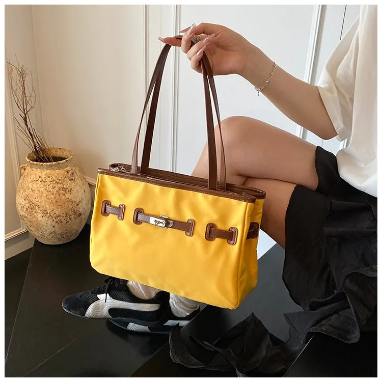 Women's Pu Leather Nylon Color Block Streetwear Square Zipper Shoulder Bag Tote Bag display picture 15