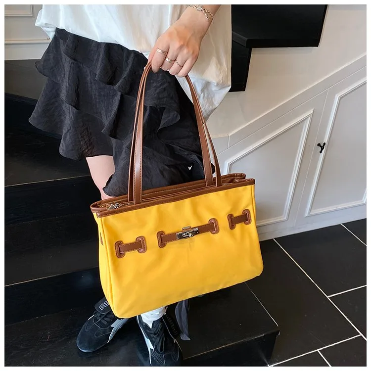 Women's Pu Leather Nylon Color Block Streetwear Square Zipper Shoulder Bag Tote Bag display picture 14