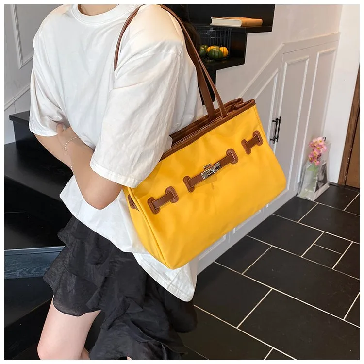 Women's Pu Leather Nylon Color Block Streetwear Square Zipper Shoulder Bag Tote Bag display picture 16