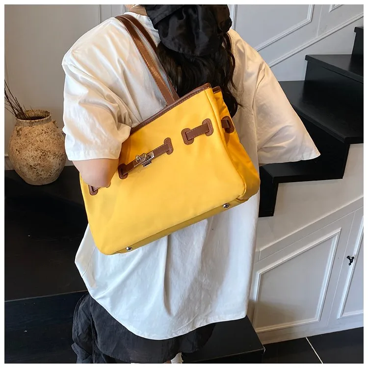 Women's Pu Leather Nylon Color Block Streetwear Square Zipper Shoulder Bag Tote Bag display picture 11