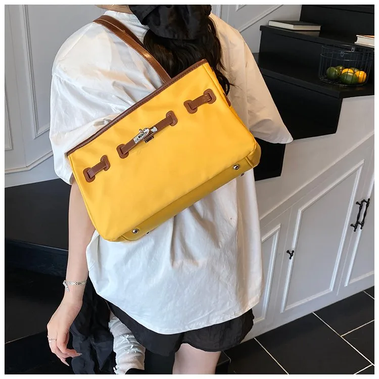Women's Pu Leather Nylon Color Block Streetwear Square Zipper Shoulder Bag Tote Bag display picture 17