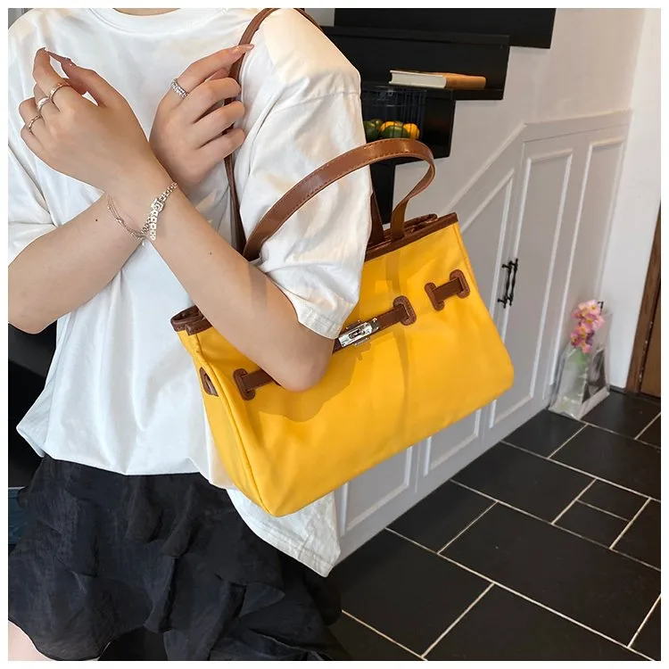 Women's Pu Leather Nylon Color Block Streetwear Square Zipper Shoulder Bag Tote Bag display picture 22