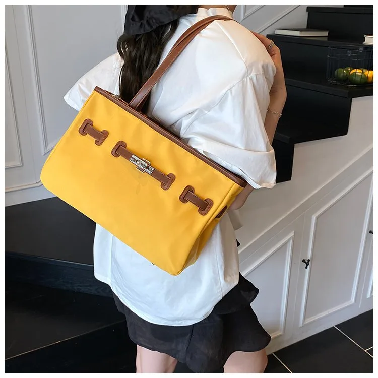 Women's Pu Leather Nylon Color Block Streetwear Square Zipper Shoulder Bag Tote Bag display picture 7