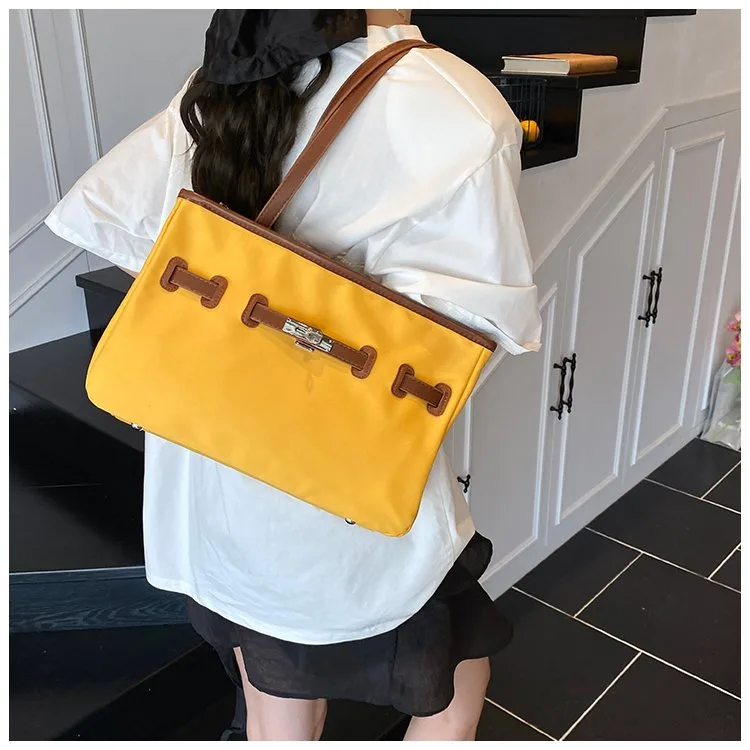 Women's Pu Leather Nylon Color Block Streetwear Square Zipper Shoulder Bag Tote Bag display picture 19