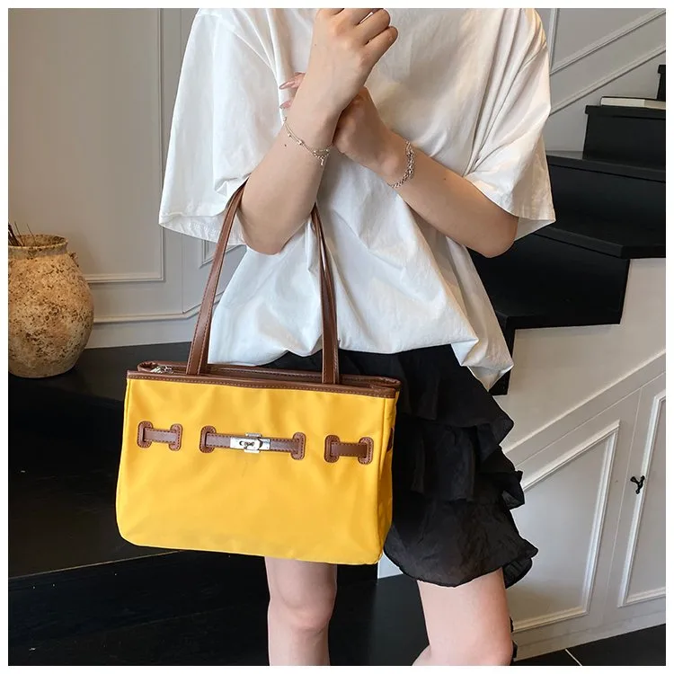 Women's Pu Leather Nylon Color Block Streetwear Square Zipper Shoulder Bag Tote Bag display picture 20