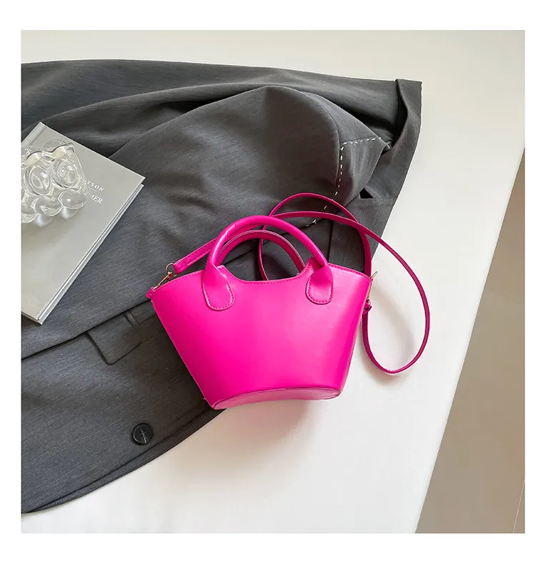 Niche Design Fashion Bag Internet Celebrant Bucket Handbag New Cute Dopamine Color Vegetable Basket Bag Crossbody Bag display picture 12