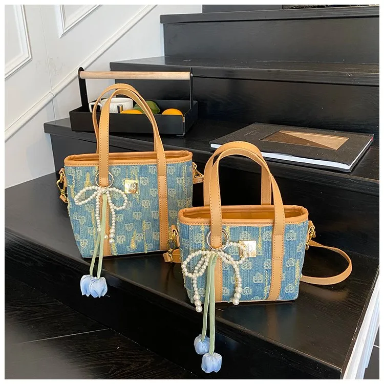 Women's Pu Leather Denim Color Block Streetwear Square Zipper Shoulder Bag display picture 4