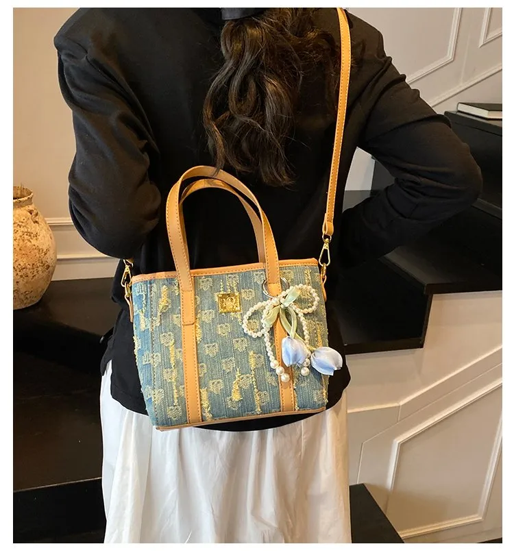 Women's Pu Leather Denim Color Block Streetwear Square Zipper Shoulder Bag display picture 3