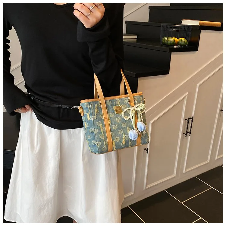 Women's Pu Leather Denim Color Block Streetwear Square Zipper Shoulder Bag display picture 7