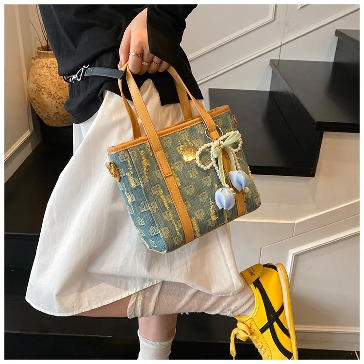Women's Pu Leather Denim Color Block Streetwear Square Zipper Shoulder Bag display picture 11