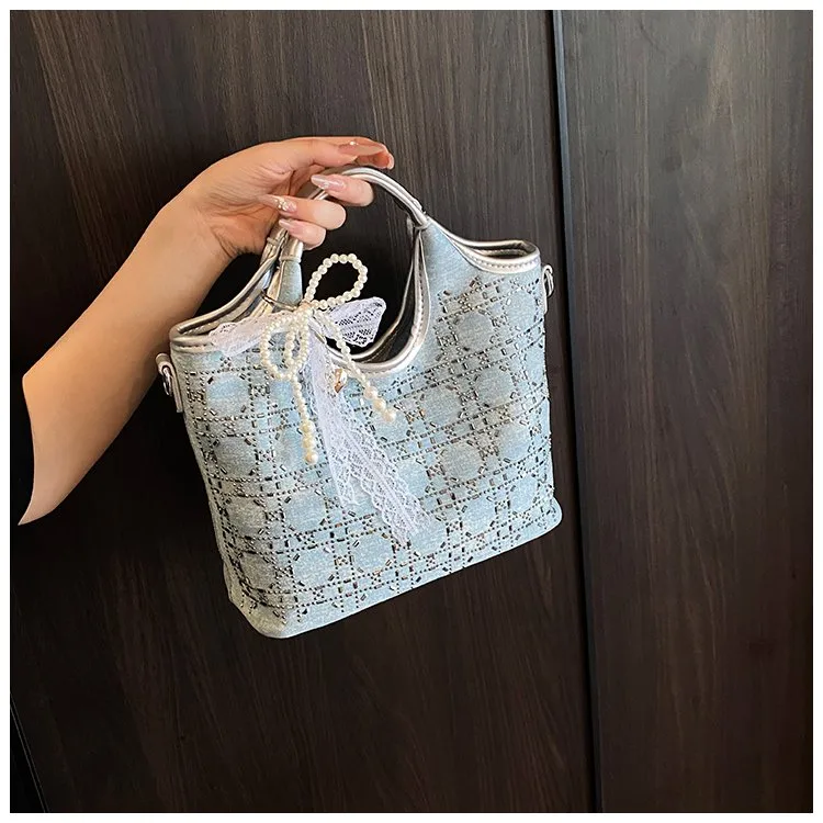 Women's Pu Leather Glittery Streetwear Square Zipper Shoulder Bag display picture 6