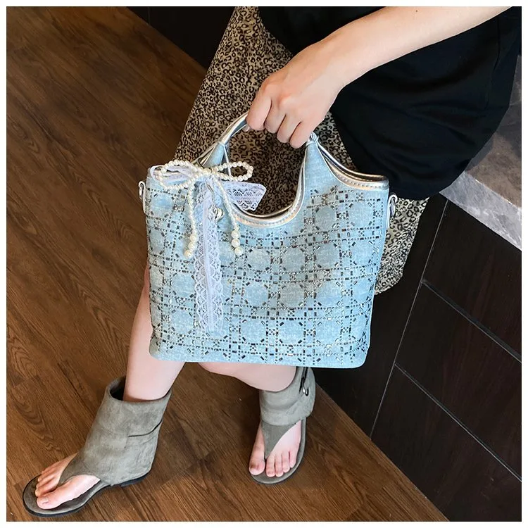 Women's Pu Leather Glittery Streetwear Square Zipper Shoulder Bag display picture 12