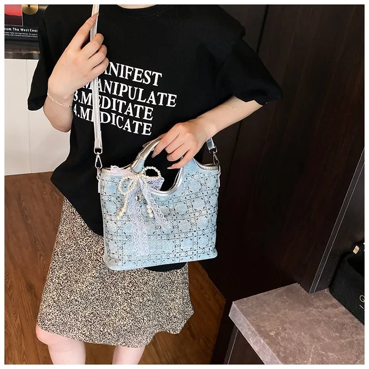 Women's Pu Leather Glittery Streetwear Square Zipper Shoulder Bag display picture 5