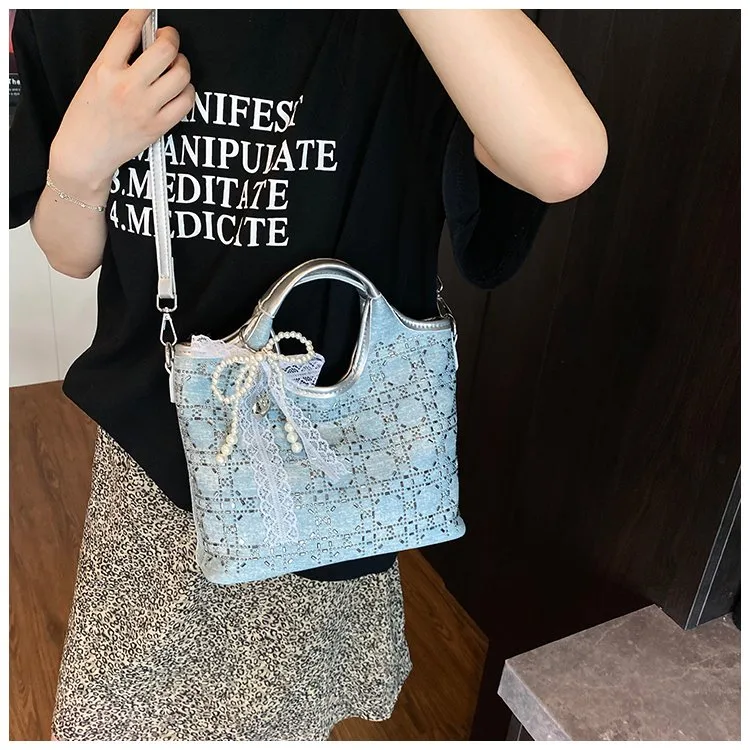 Women's Pu Leather Glittery Streetwear Square Zipper Shoulder Bag display picture 8