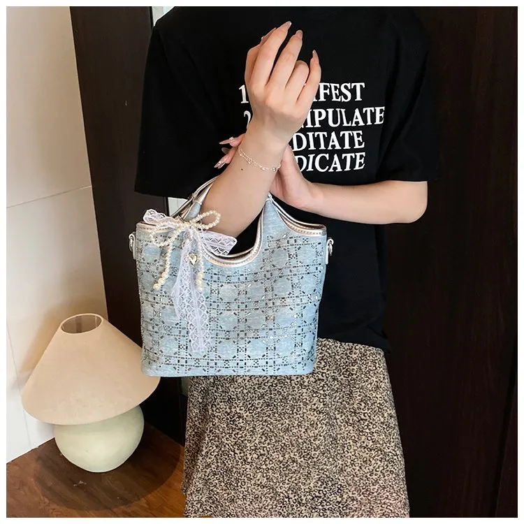 Women's Pu Leather Glittery Streetwear Square Zipper Shoulder Bag display picture 21