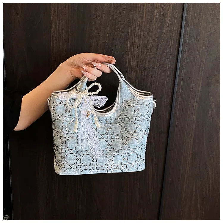 Women's Pu Leather Glittery Streetwear Square Zipper Shoulder Bag display picture 15
