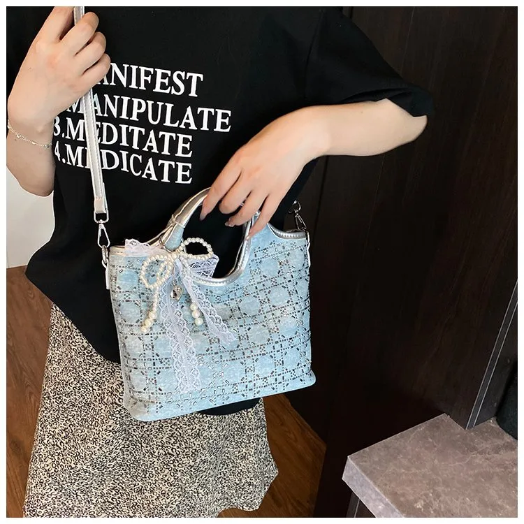 Women's Pu Leather Glittery Streetwear Square Zipper Shoulder Bag display picture 16