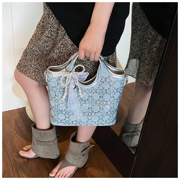 Women's Pu Leather Glittery Streetwear Square Zipper Shoulder Bag display picture 7