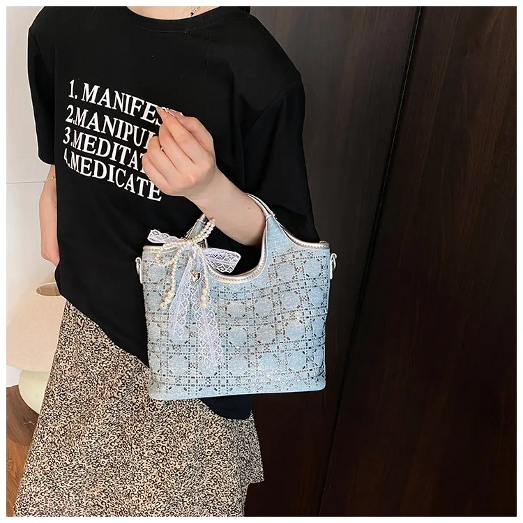 Women's Pu Leather Glittery Streetwear Square Zipper Shoulder Bag display picture 9