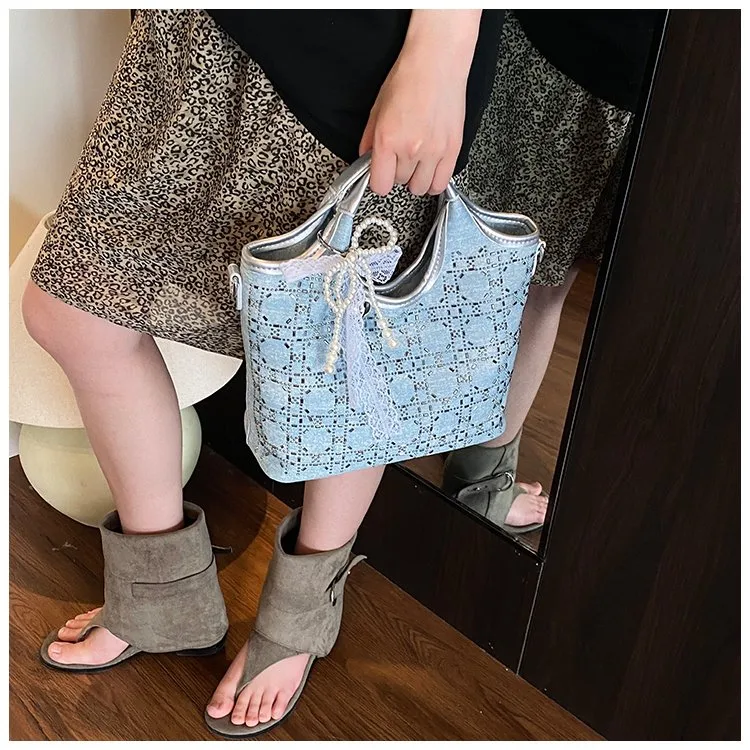 Women's Pu Leather Glittery Streetwear Square Zipper Shoulder Bag display picture 20
