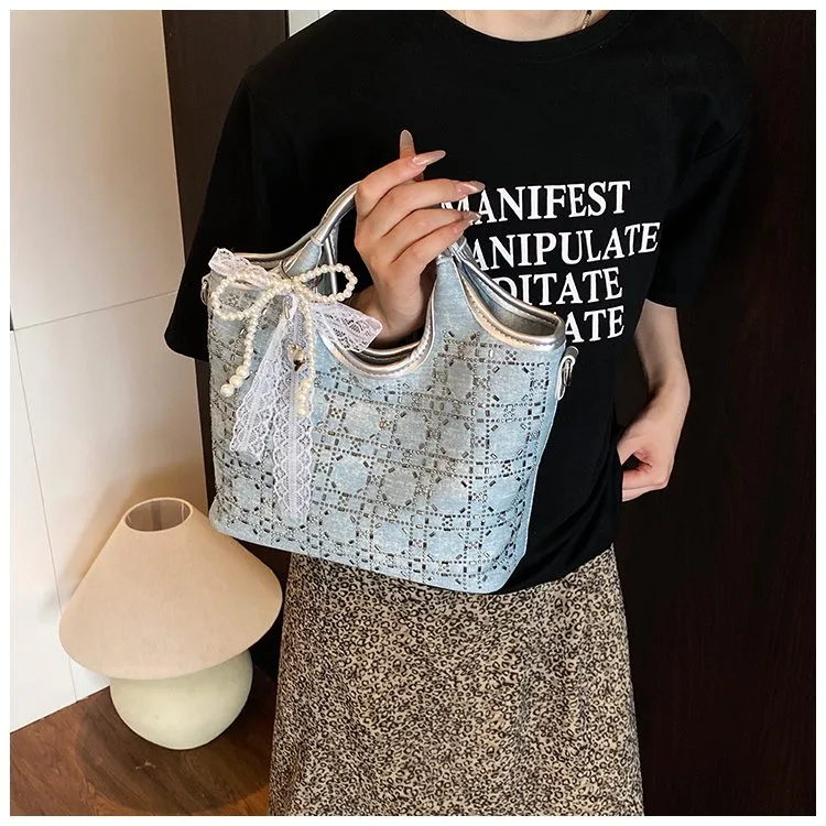 Women's Pu Leather Glittery Streetwear Square Zipper Shoulder Bag display picture 13