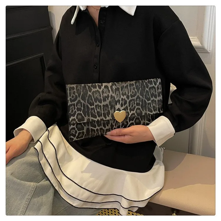 Women's Pu Leather Color Block Leopard Elegant Streetwear Square Magnetic Buckle Flip Cover Clutch Bag display picture 12