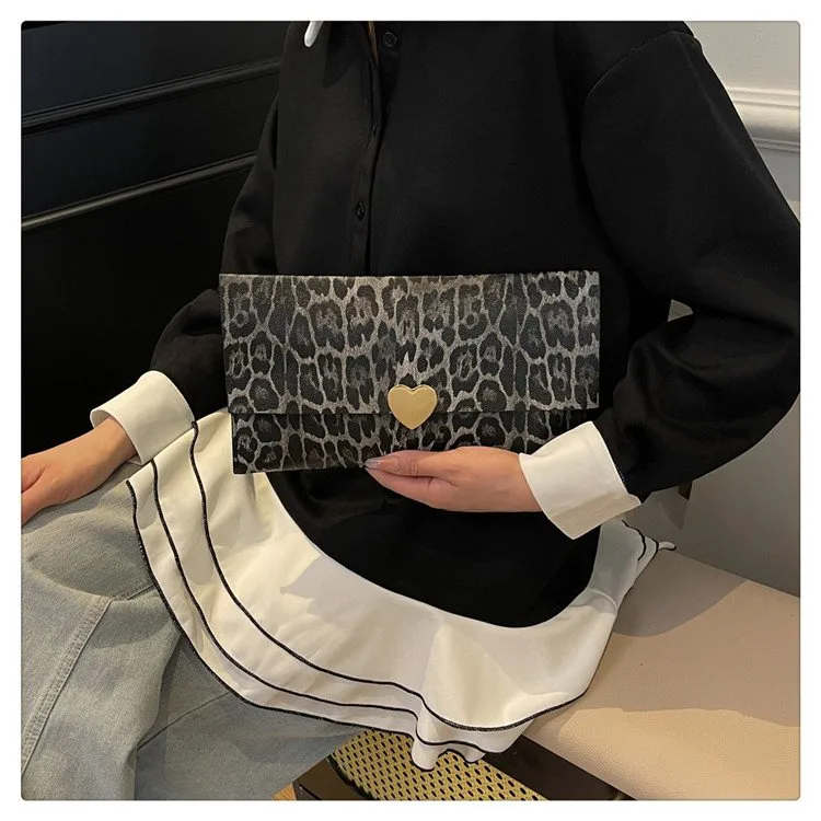 Women's Pu Leather Color Block Leopard Elegant Streetwear Square Magnetic Buckle Flip Cover Clutch Bag display picture 7