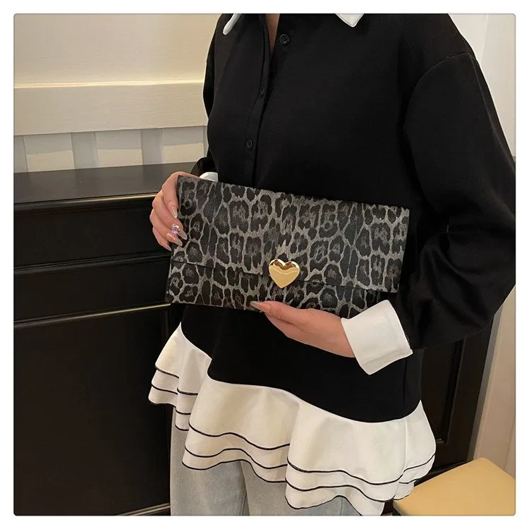 Women's Pu Leather Color Block Leopard Elegant Streetwear Square Magnetic Buckle Flip Cover Clutch Bag display picture 2