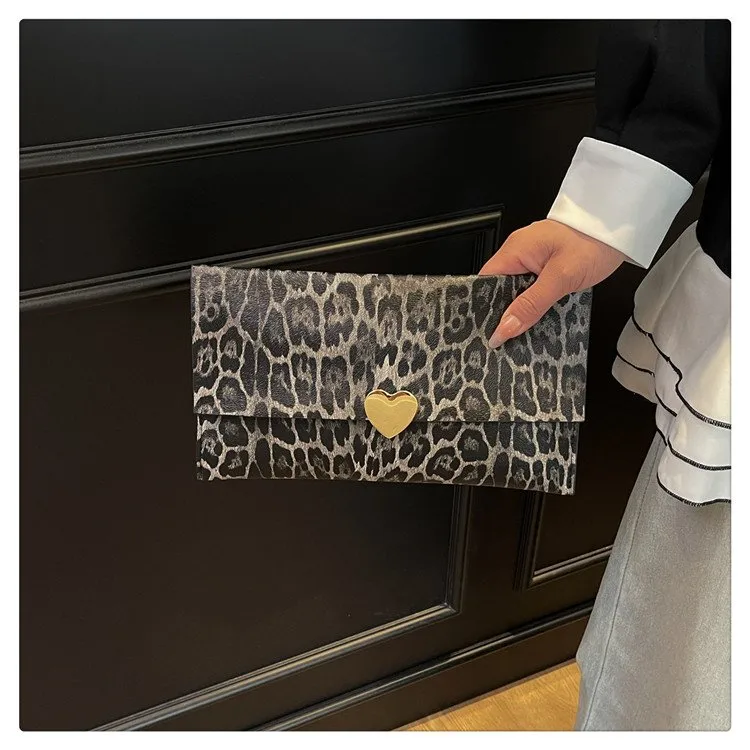 Women's Pu Leather Color Block Leopard Elegant Streetwear Square Magnetic Buckle Flip Cover Clutch Bag display picture 17