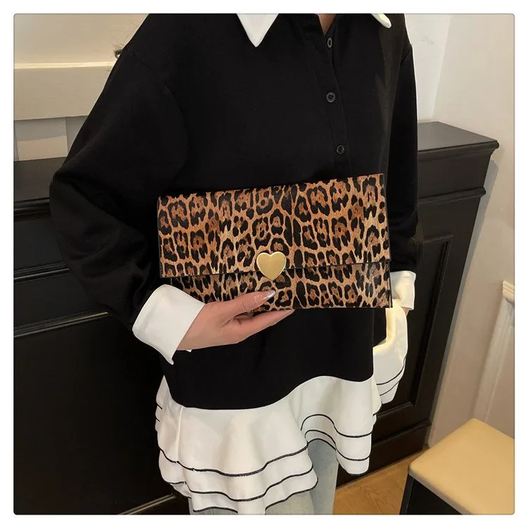 Women's Pu Leather Color Block Leopard Elegant Streetwear Square Magnetic Buckle Flip Cover Clutch Bag display picture 18