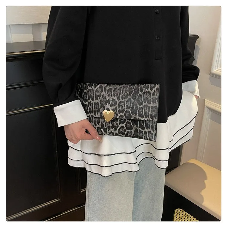 Women's Pu Leather Color Block Leopard Elegant Streetwear Square Magnetic Buckle Flip Cover Clutch Bag display picture 15