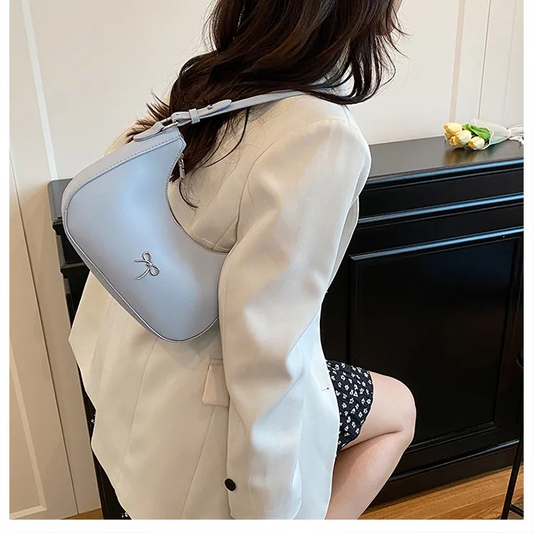 Summer New New Style Simple Shoulder Bag Niche Design Fashion Casual European Style Crescent Moon Bag Trend display picture 9