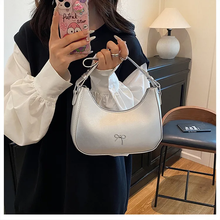 Summer New New Style Simple Shoulder Bag Niche Design Fashion Casual European Style Crescent Moon Bag Trend display picture 11